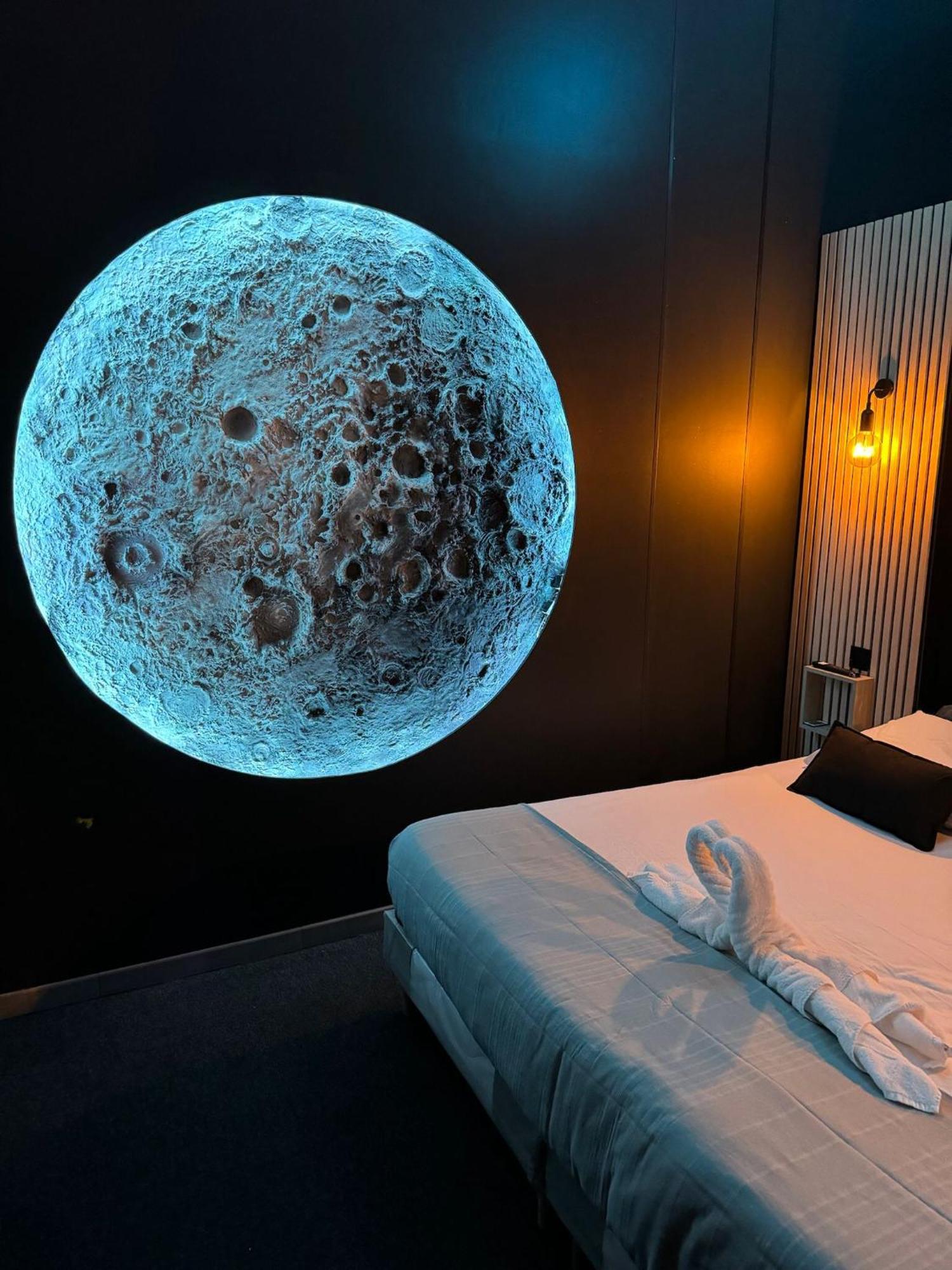 Fullmoon By Cloud Apartment Aubervilliers Bagian luar foto